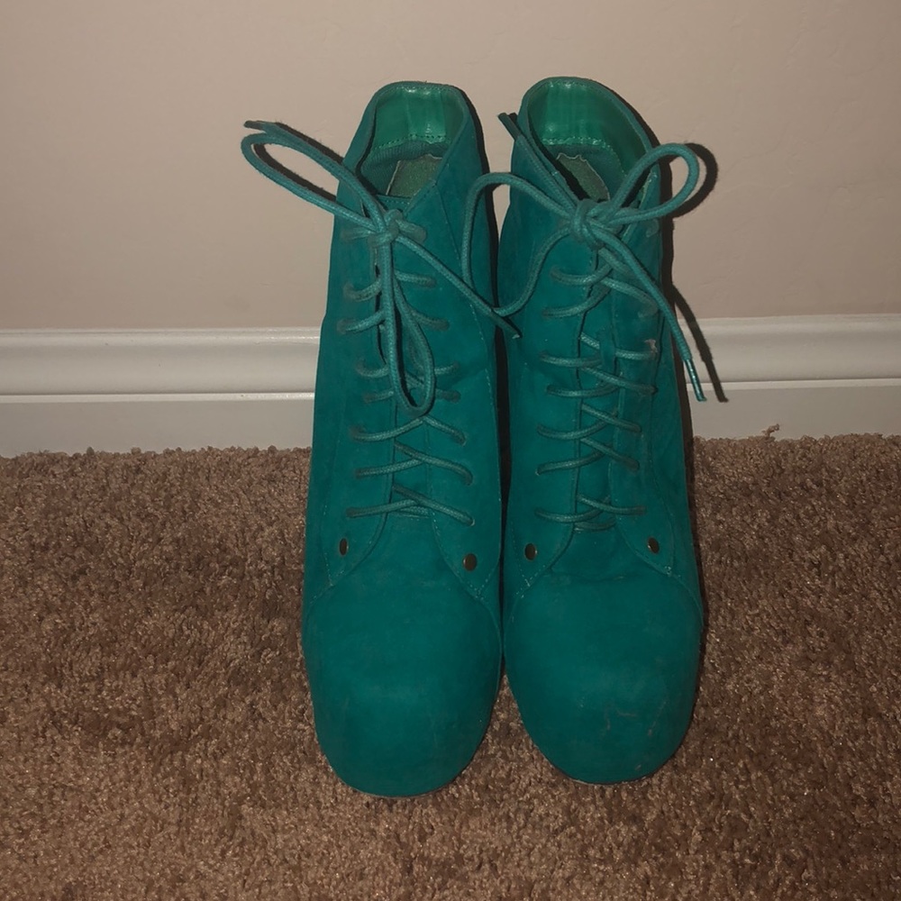 Shoes - Picture 3 of 3